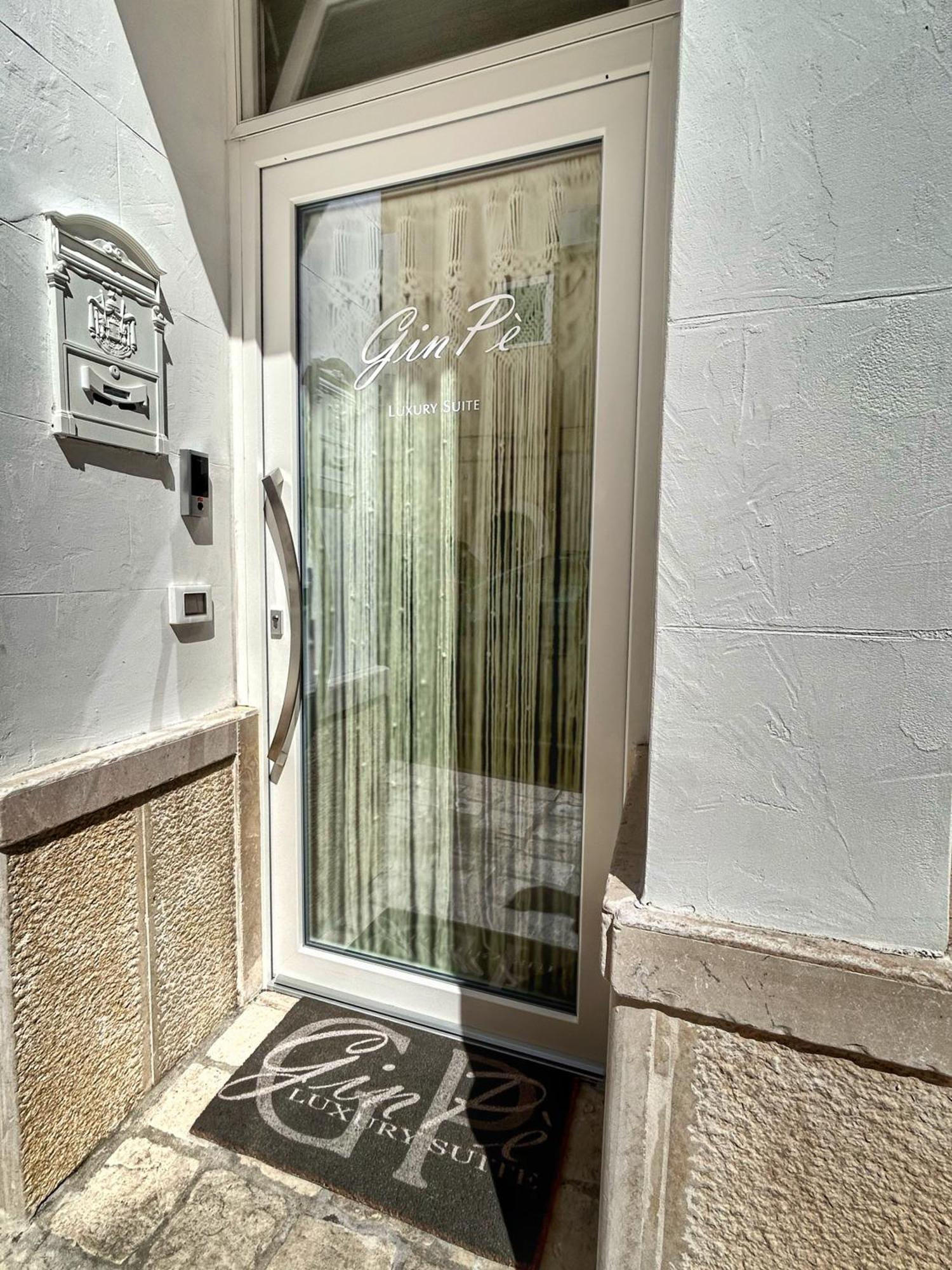 Ginpe Luxury Suite Monopoli Exteriör bild
